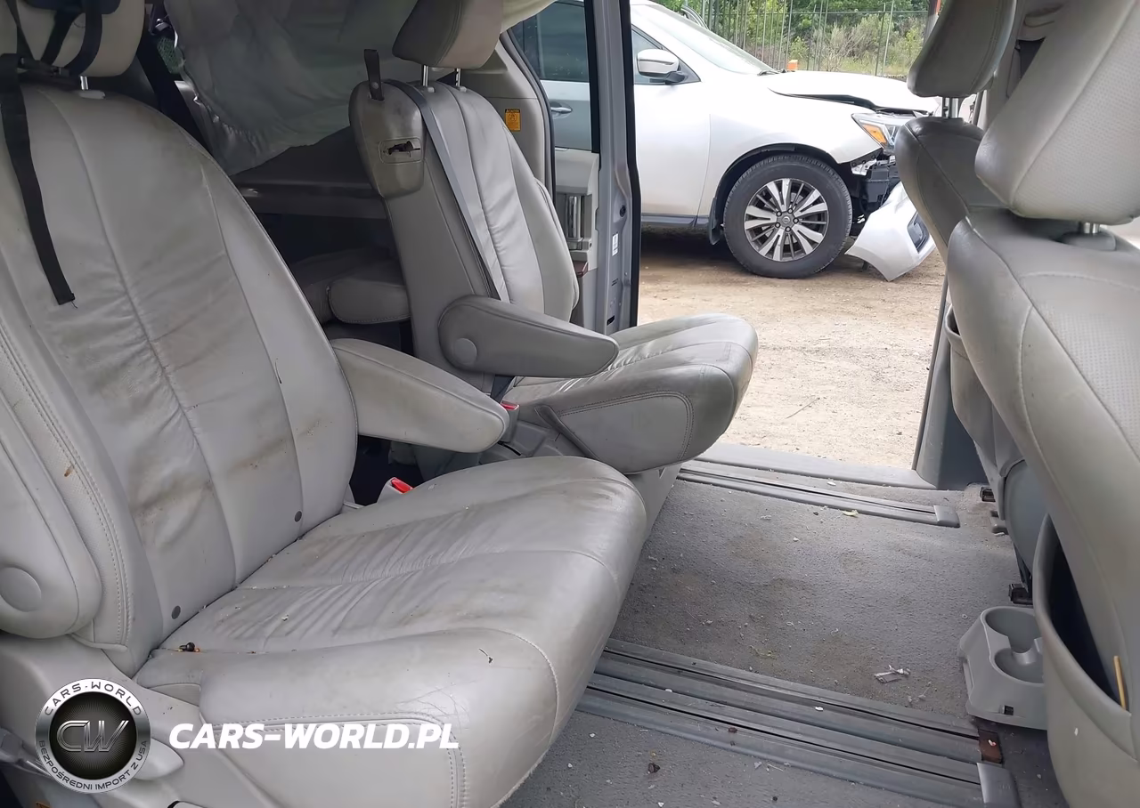 2011 Toyota Sienna Xle V6 VIN:5TDYK3DC0BS106631 - 8