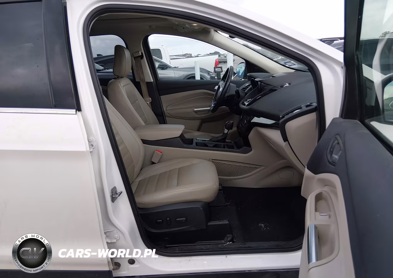 2018 Ford Escape Titanium VIN:1FMCU9J99JUC32900 - 5