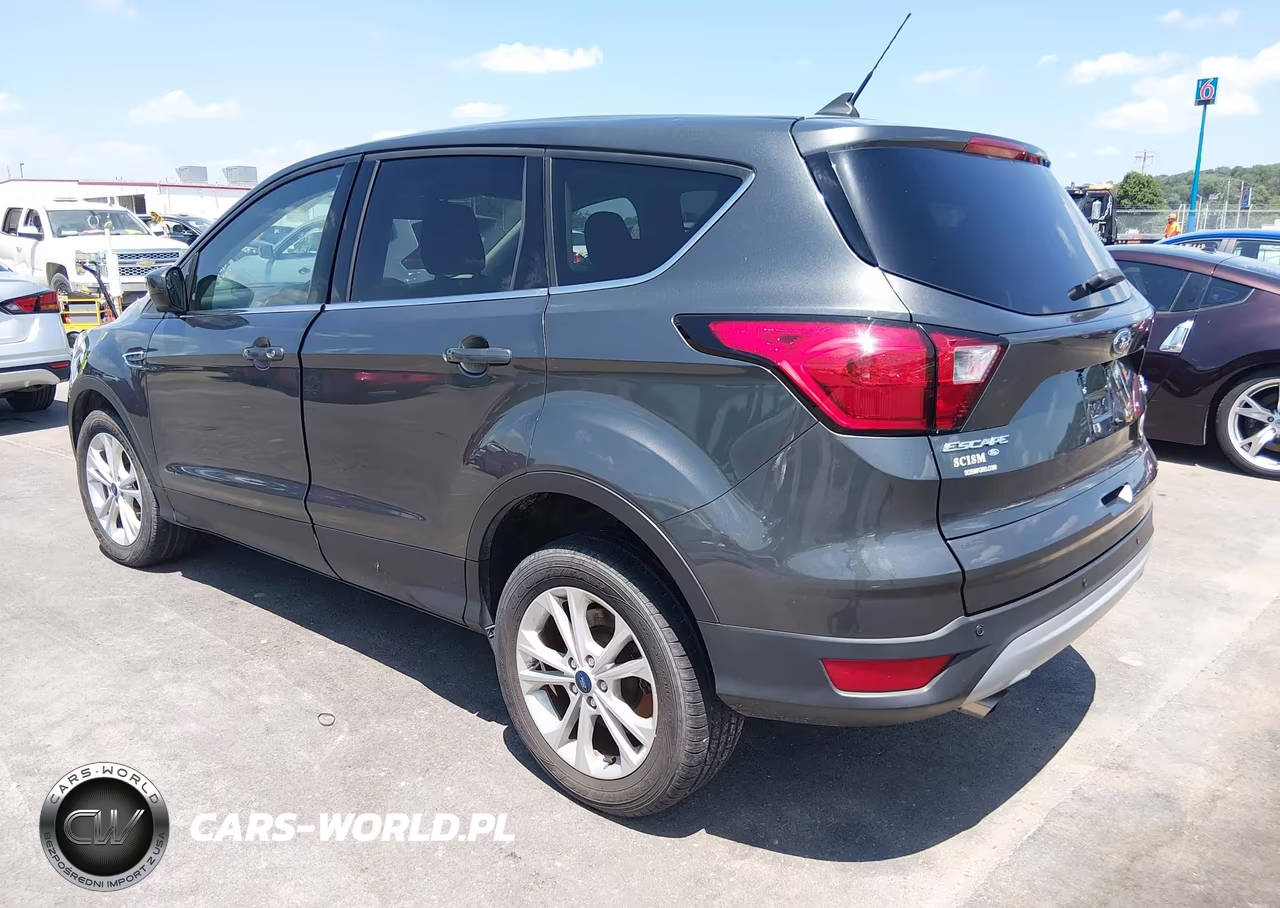 2019 Ford Escape Se VIN:1FMCU9GD6KUA96755 - 3