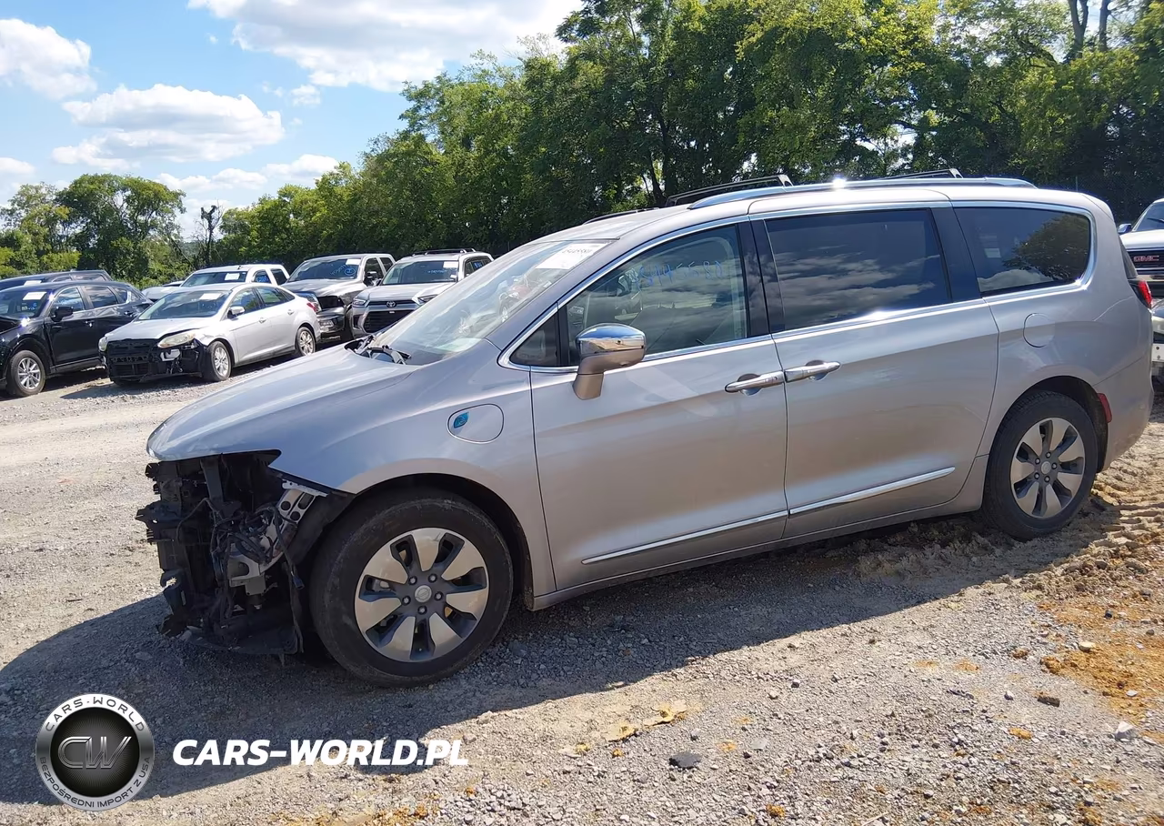 2018 Chrysler Pacifica Hybrid Limited VIN:2C4RC1N72JR105513 - 14