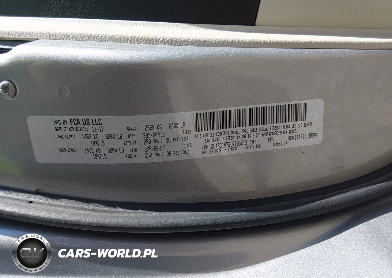 2018 Chrysler Pacifica Hybrid Limited VIN:2C4RC1N72JR105513 - 9