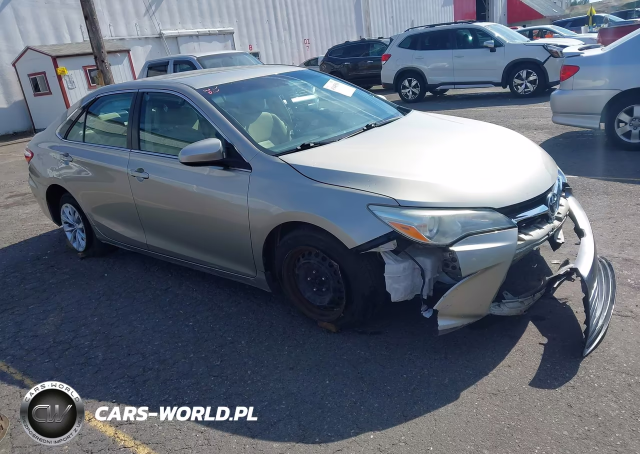 2015 Toyota Camry Le – zdjęcie 1 z 17
