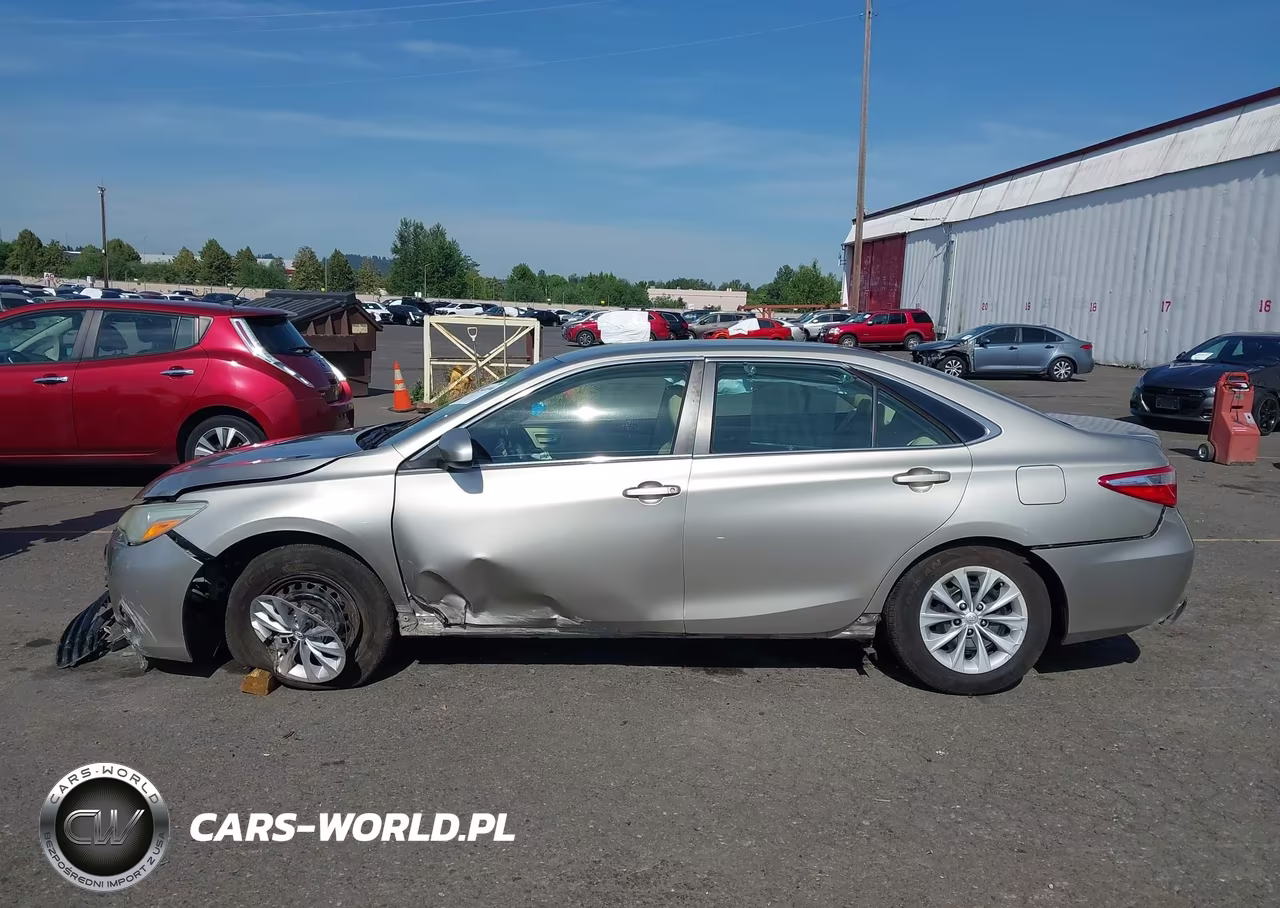 2015 Toyota Camry Le VIN:4T4BF1FK3FR474288 - 14