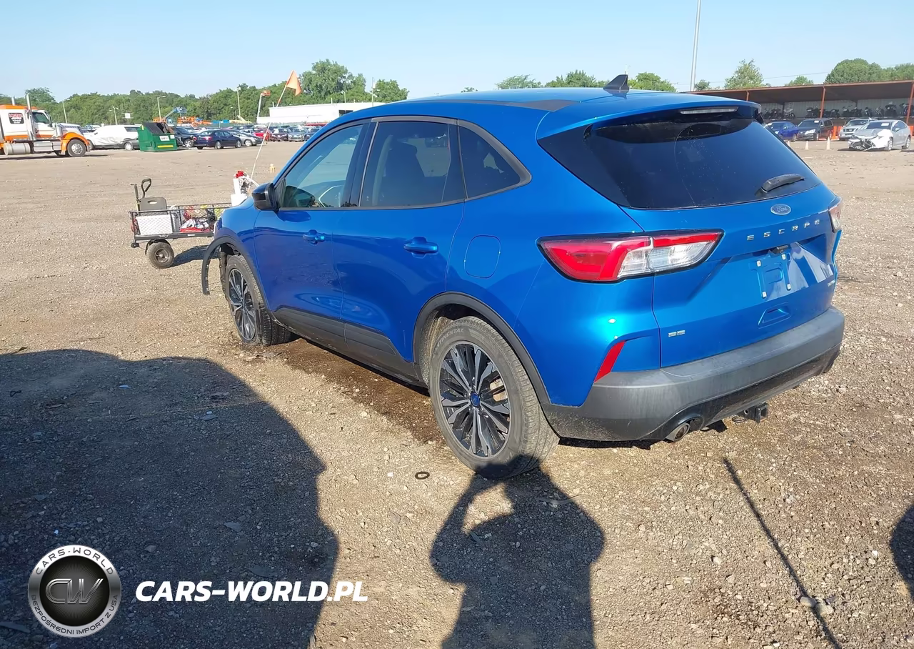 2021 Ford Escape Se VIN:1FMCU9G68MUA36528 - 3