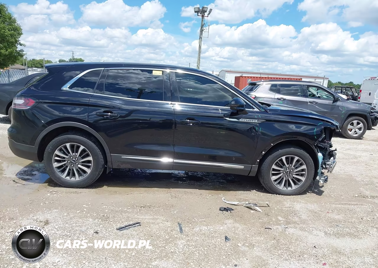 2023 Lincoln Nautilus Standard VIN:2LMPJ6J93PBL05691 - 13