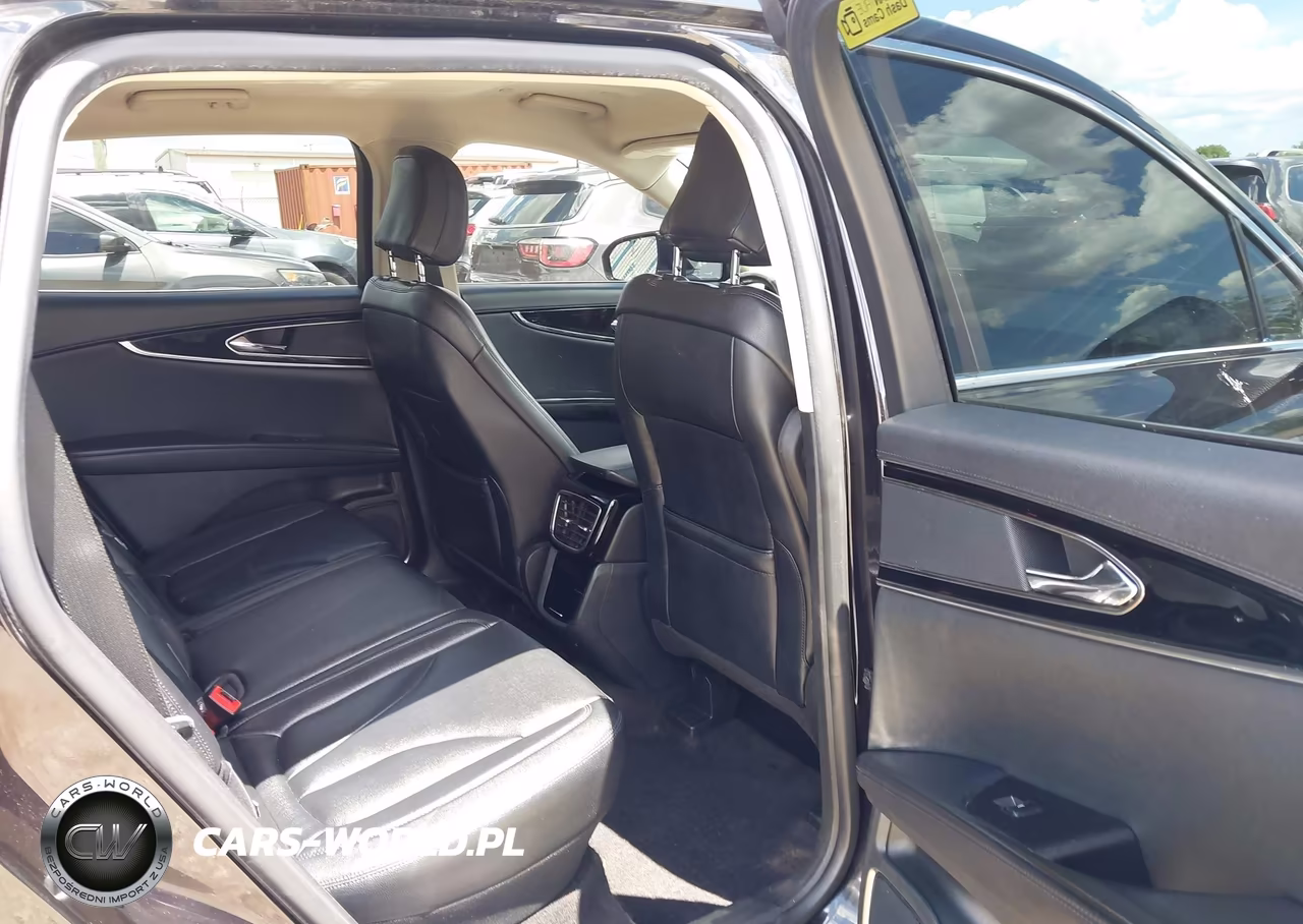 2023 Lincoln Nautilus Standard VIN:2LMPJ6J93PBL05691 - 8