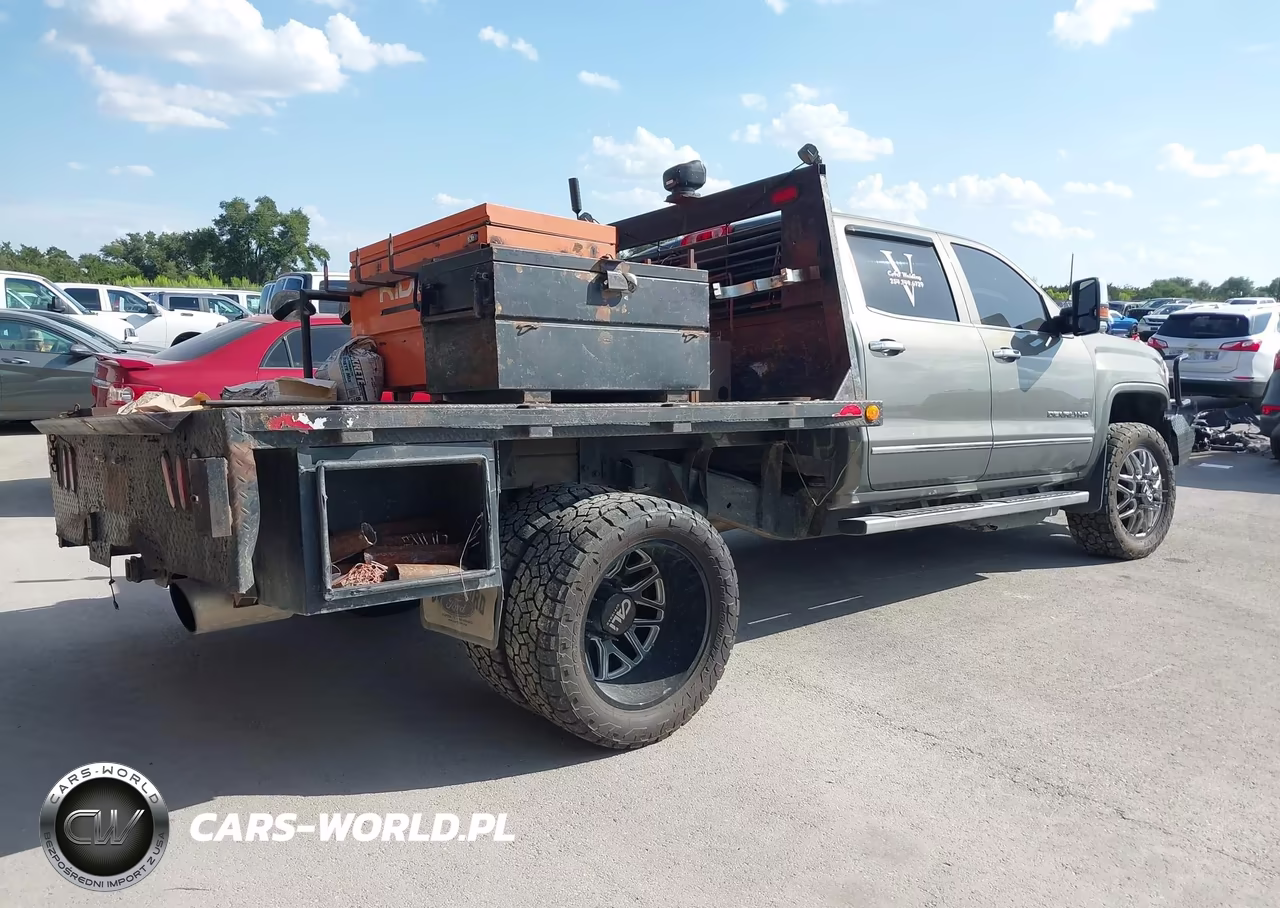 2017 GMC Sierra 3500Hd Denali VIN:1GT42YEY0HF246791 - 4