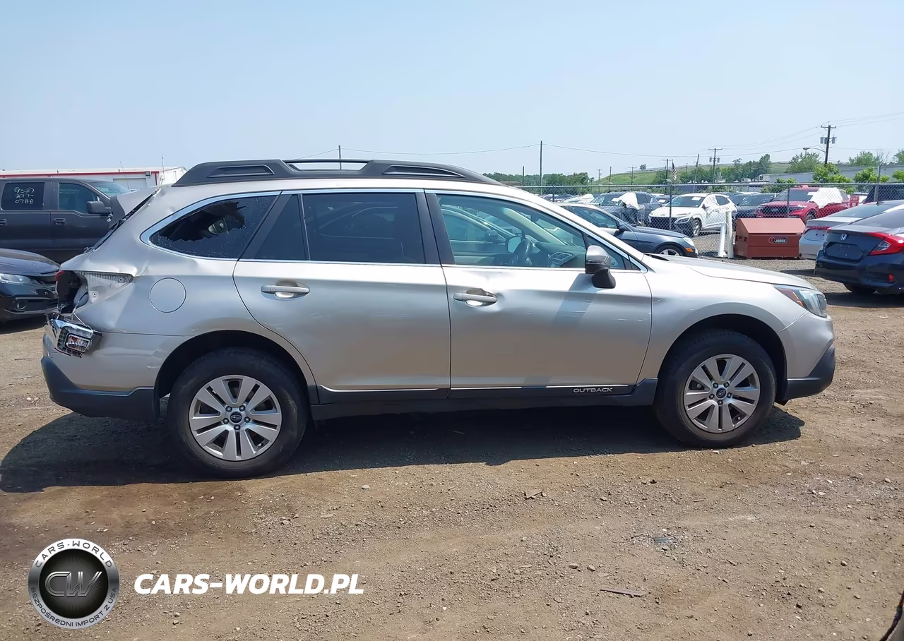 2019 Subaru Outback 2.5I Premium VIN:4S4BSAFC8K3384133 - 13