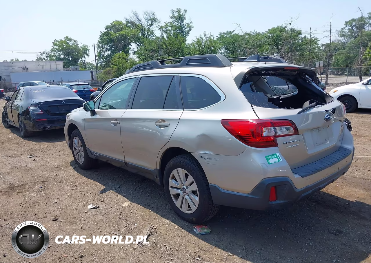 2019 Subaru Outback 2.5I Premium VIN:4S4BSAFC8K3384133 - 3