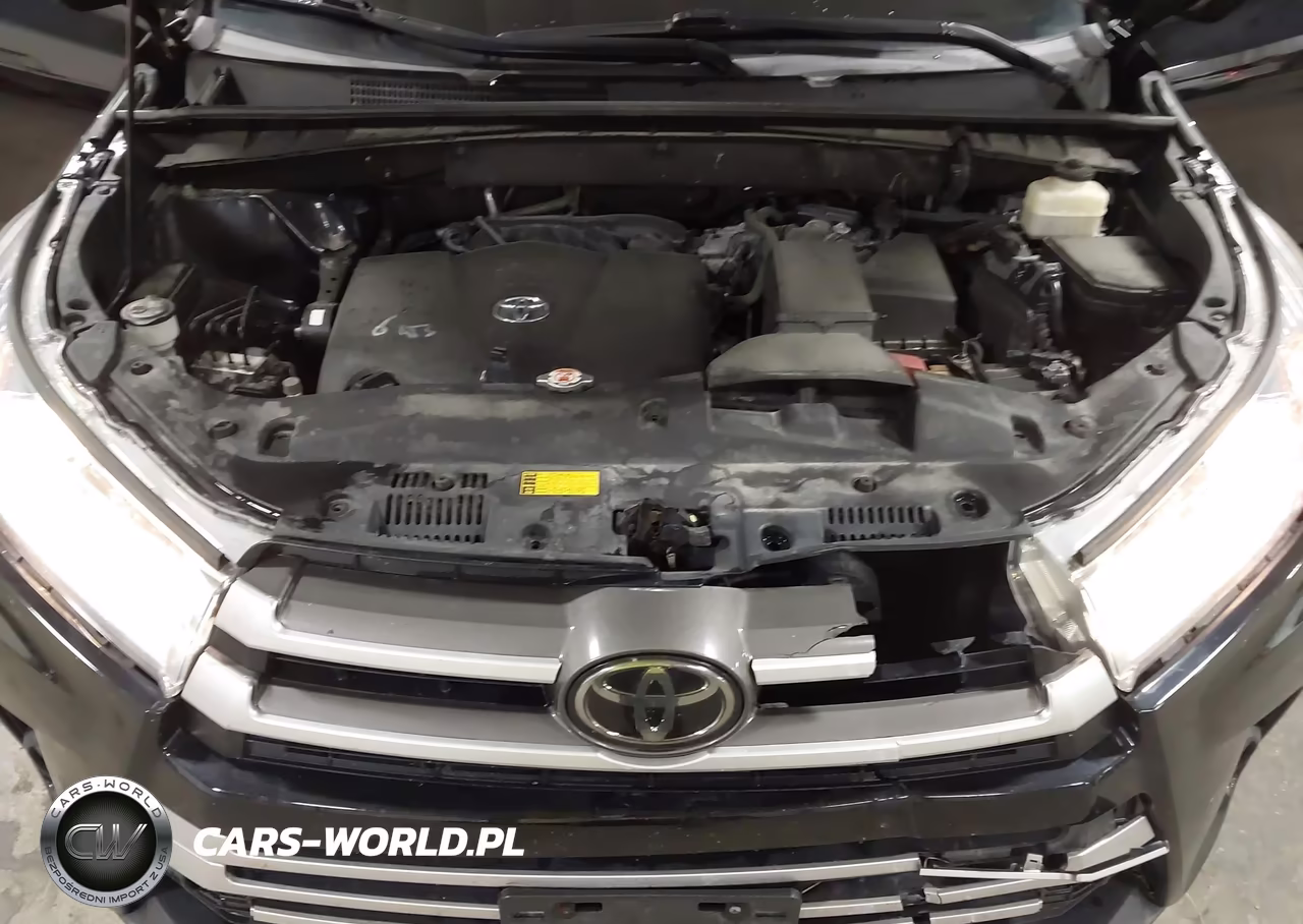 2018 Toyota Highlander Xle VIN:5TDJZRFH8JS523566 - 10