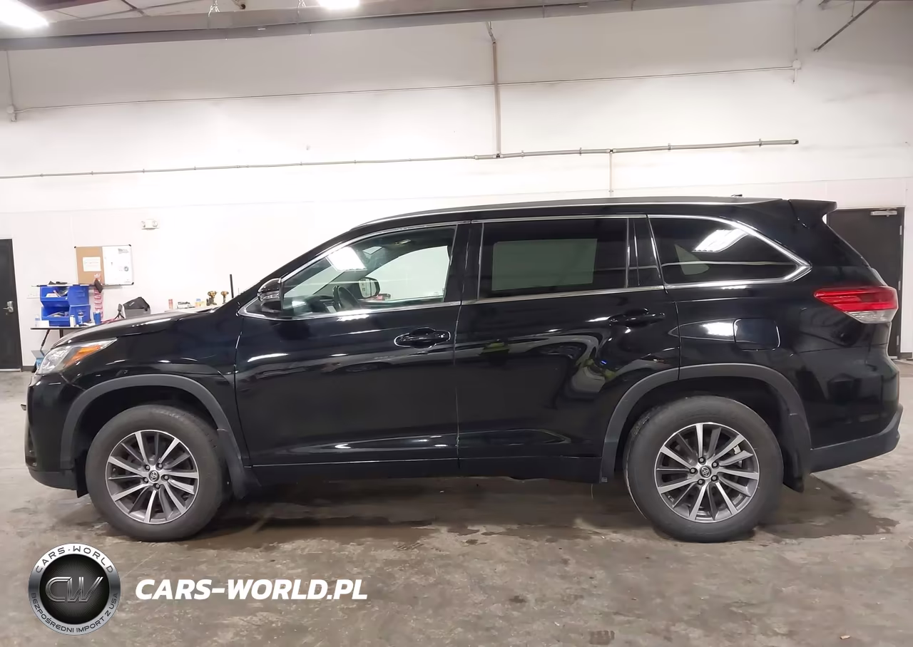 2018 Toyota Highlander Xle VIN:5TDJZRFH8JS523566 - 14