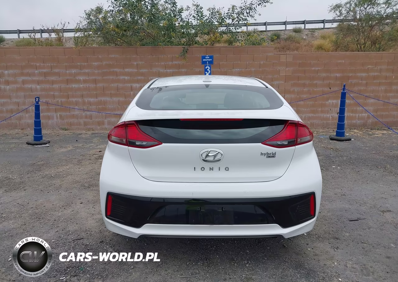2019 Hyundai Ioniq Hybrid Blue VIN:KMHC65LC2KU108013 - 16