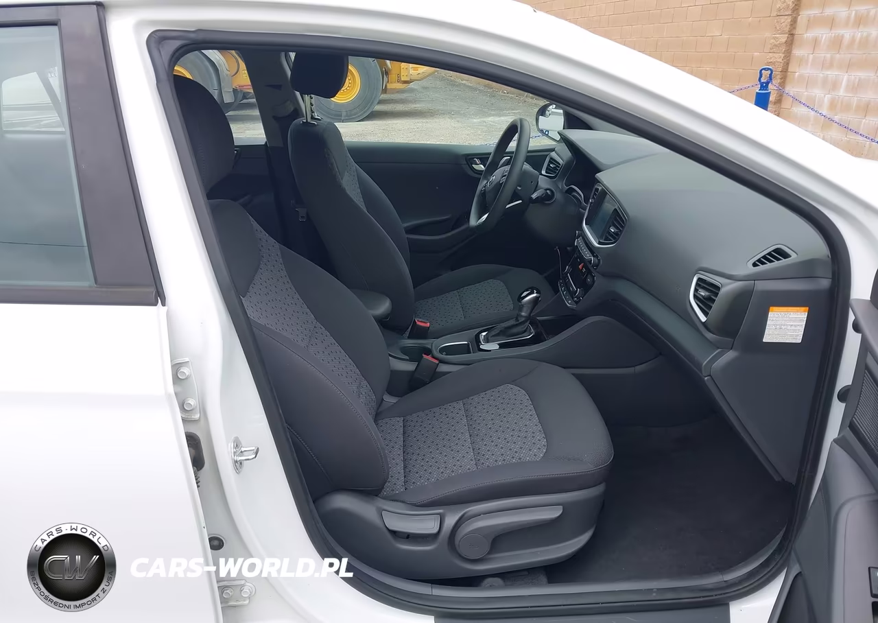 2019 Hyundai Ioniq Hybrid Blue VIN:KMHC65LC2KU108013 - 5