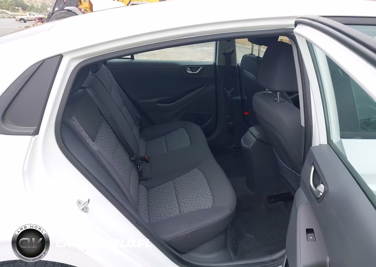 2019 Hyundai Ioniq Hybrid Blue VIN:KMHC65LC2KU108013 - 8