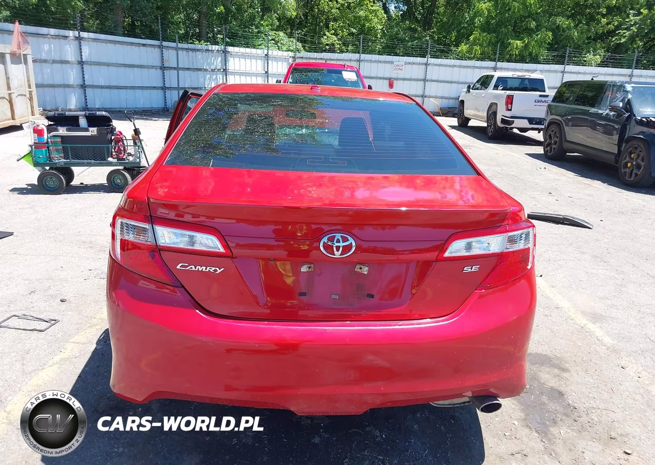 2014 Toyota Camry Se Sport VIN:4T1BF1FK9EU804735 - 16