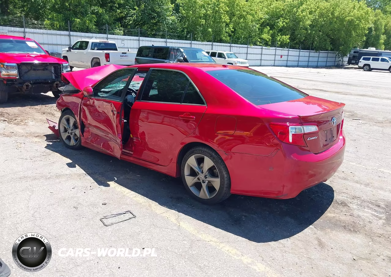 2014 Toyota Camry Se Sport VIN:4T1BF1FK9EU804735 - 3