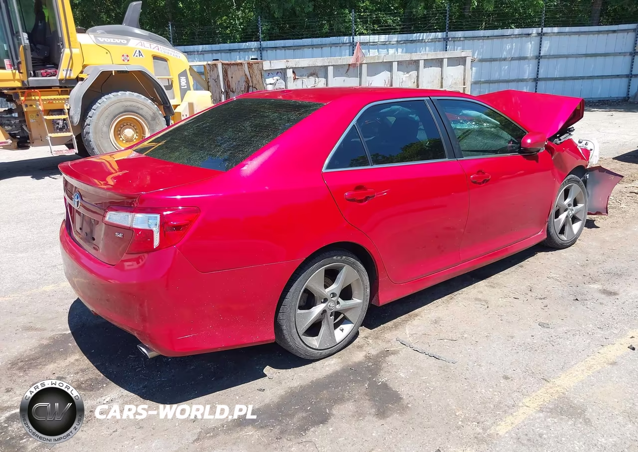 2014 Toyota Camry Se Sport VIN:4T1BF1FK9EU804735 - 4
