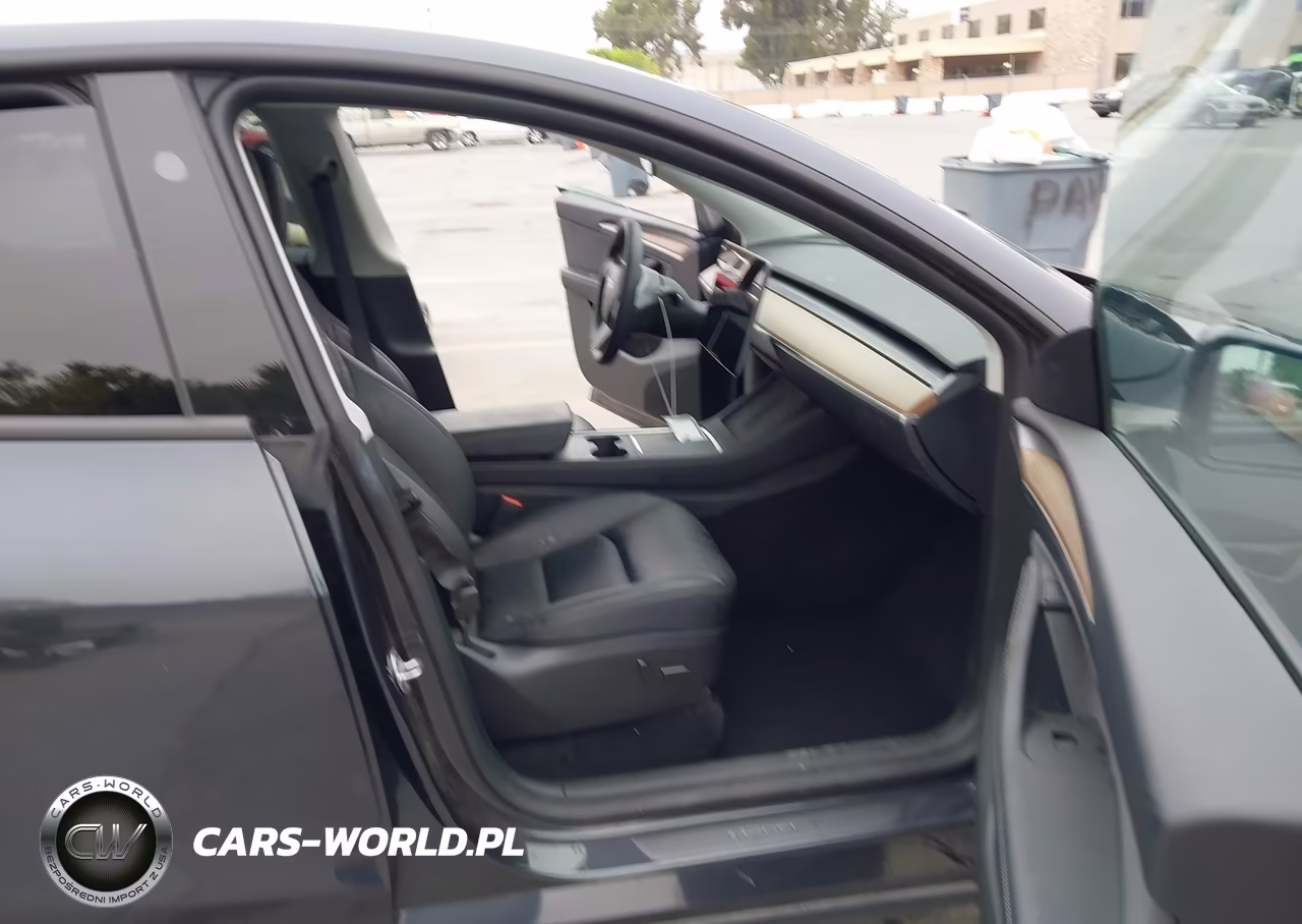 2024 Tesla Model Y Long Range Dual Motor All-Wheel Drive VIN:7SAYGDEE2RF159825 - 5