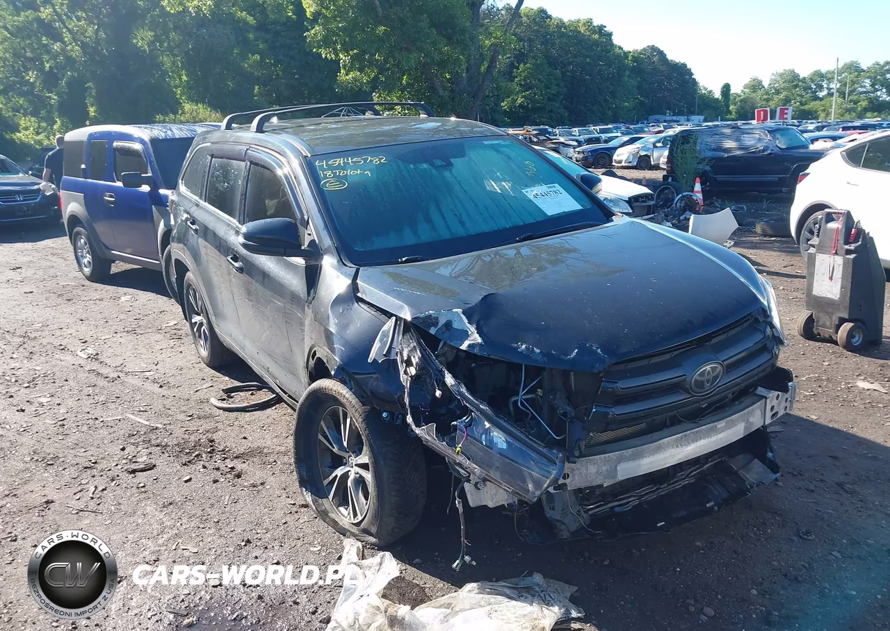 2018 Toyota Highlander Le – zdjęcie 1 z 17