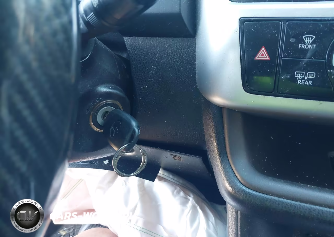 2018 Toyota Highlander Le VIN:5TDBZRFH4JS851426 - 11
