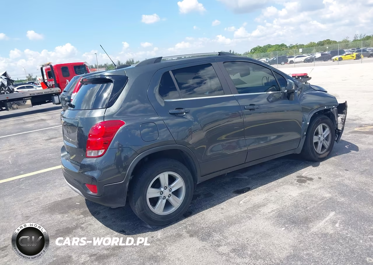 2020 Chevrolet Trax Fwd Lt VIN:3GNCJLSBXLL226457 - 4