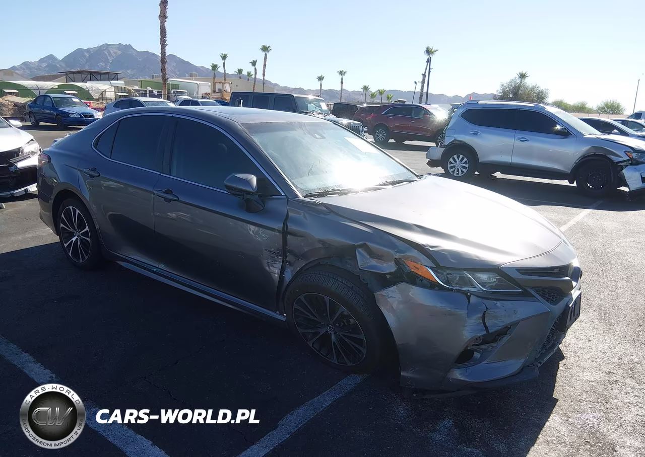 2018 Toyota Camry Se – zdjęcie 1 z 16