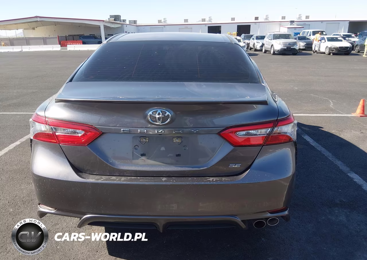 2018 Toyota Camry Se VIN:4T1B11HK5JU501084 - 16