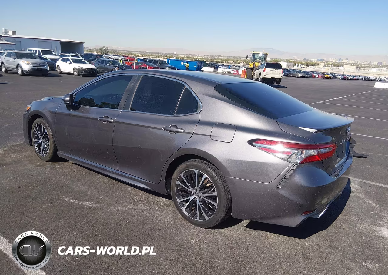 2018 Toyota Camry Se VIN:4T1B11HK5JU501084 - 3