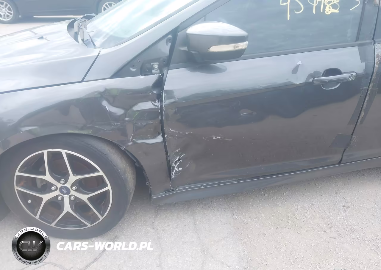 2015 Ford Focus Se VIN:1FADP3F21FL357157 - 6