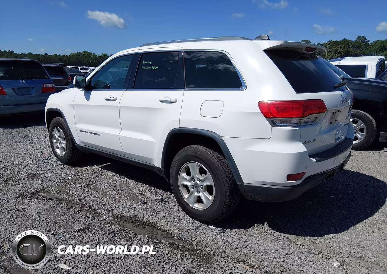 2015 Jeep Grand Cherokee Laredo VIN:1C4RJFAG1FC791343 - 3