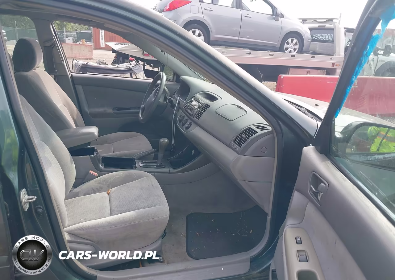 2003 Toyota Camry Le VIN:4T1BE32K93U735028 - 12