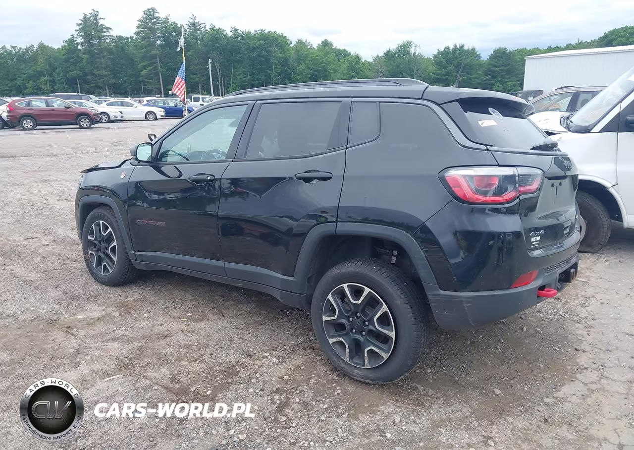 2019 Jeep Compass Trailhawk 4X4 VIN:3C4NJDDB8KT828762 - 3