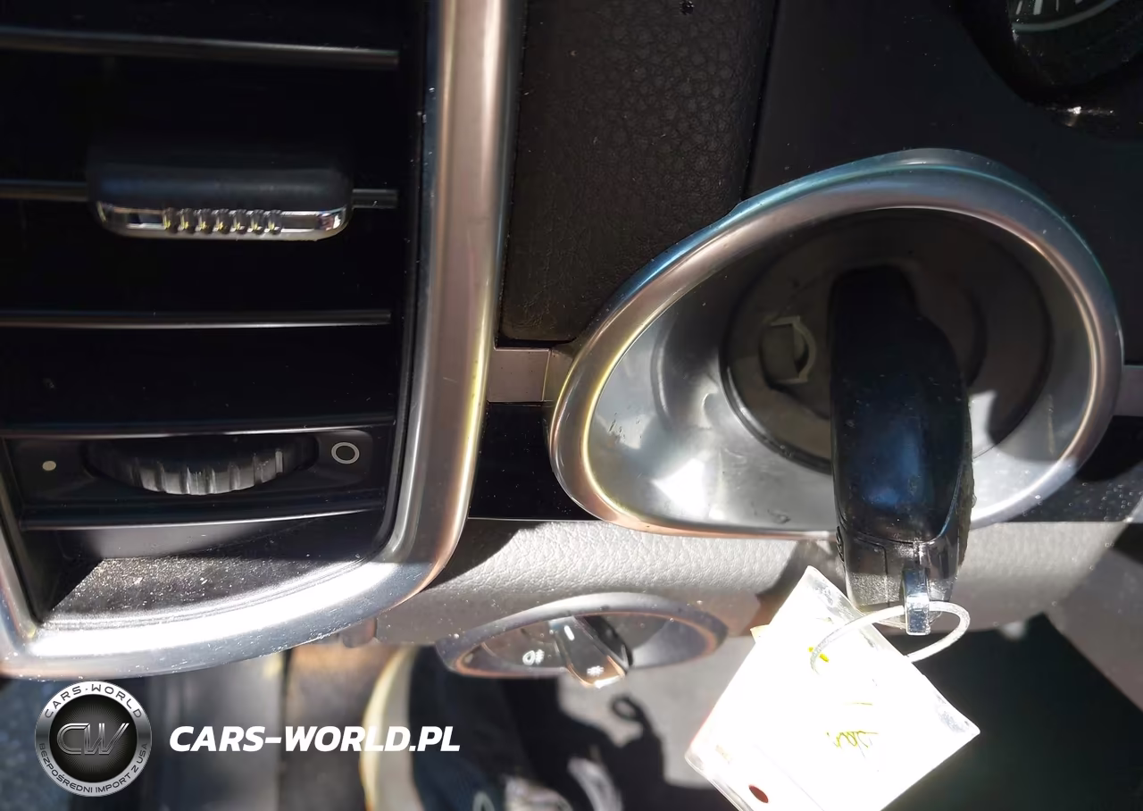 2017 Porsche Cayenne Platinum Edition VIN:WP1AA2A27HKA83017 - 11