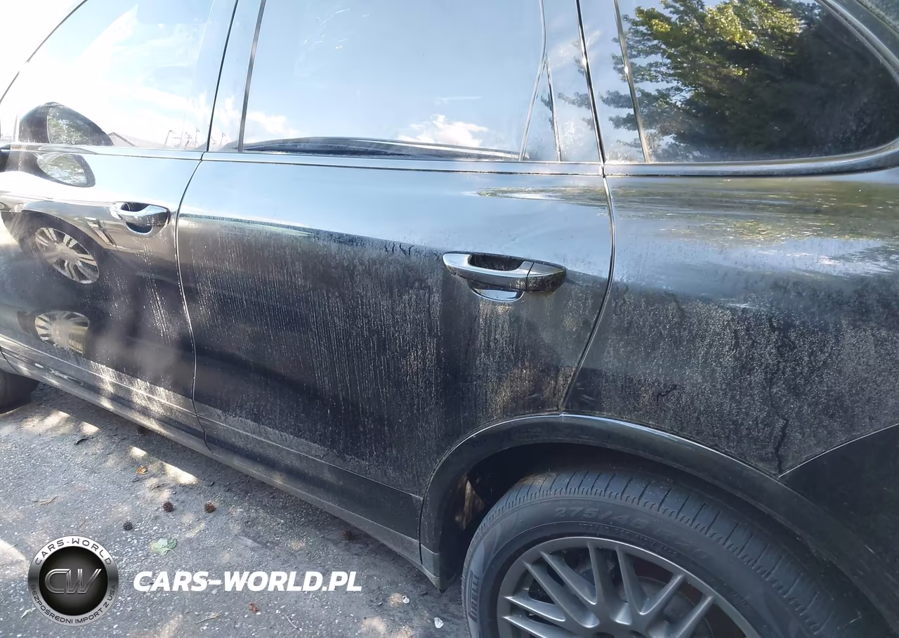 2017 Porsche Cayenne Platinum Edition VIN:WP1AA2A27HKA83017 - 14