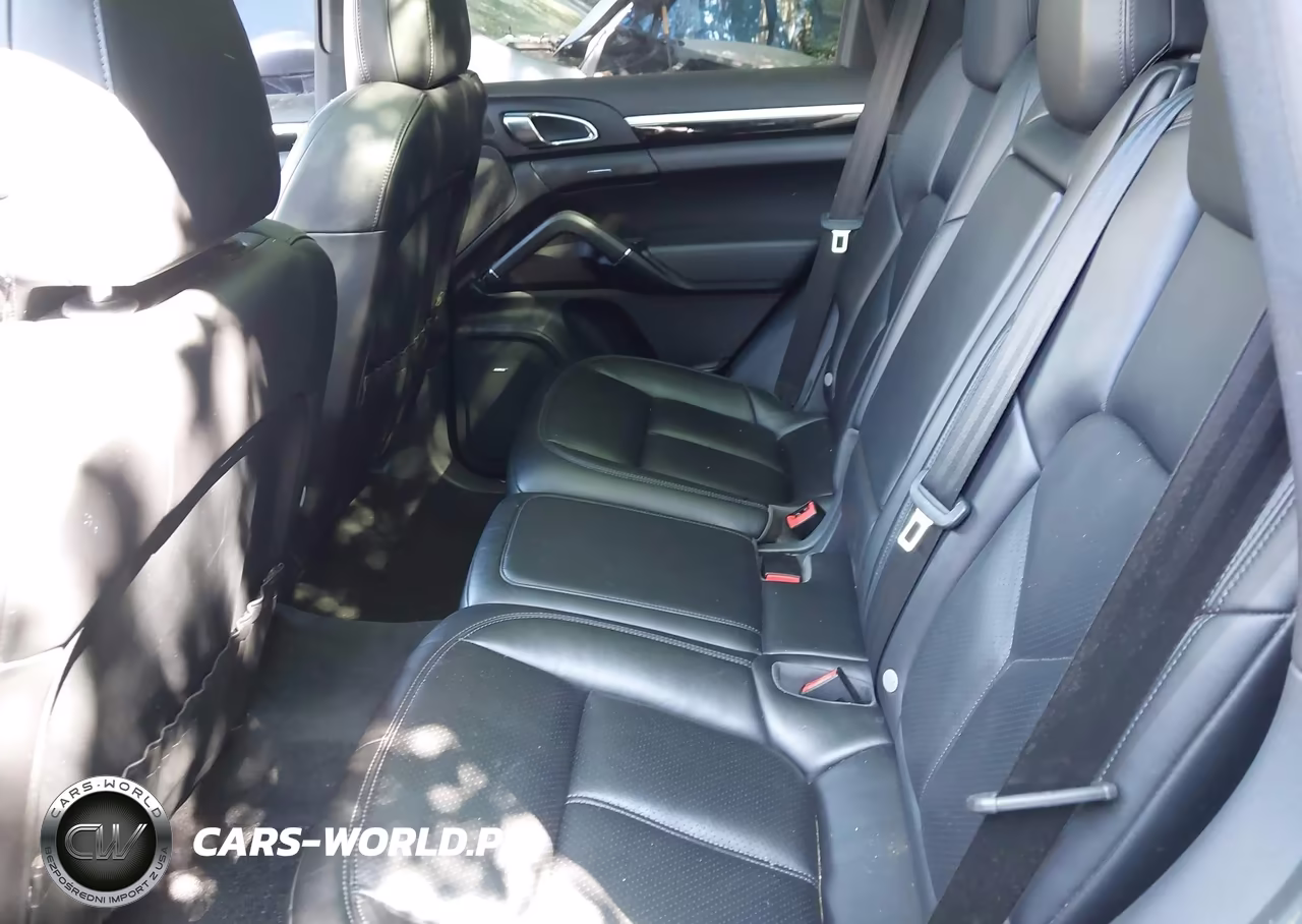 2017 Porsche Cayenne Platinum Edition VIN:WP1AA2A27HKA83017 - 8