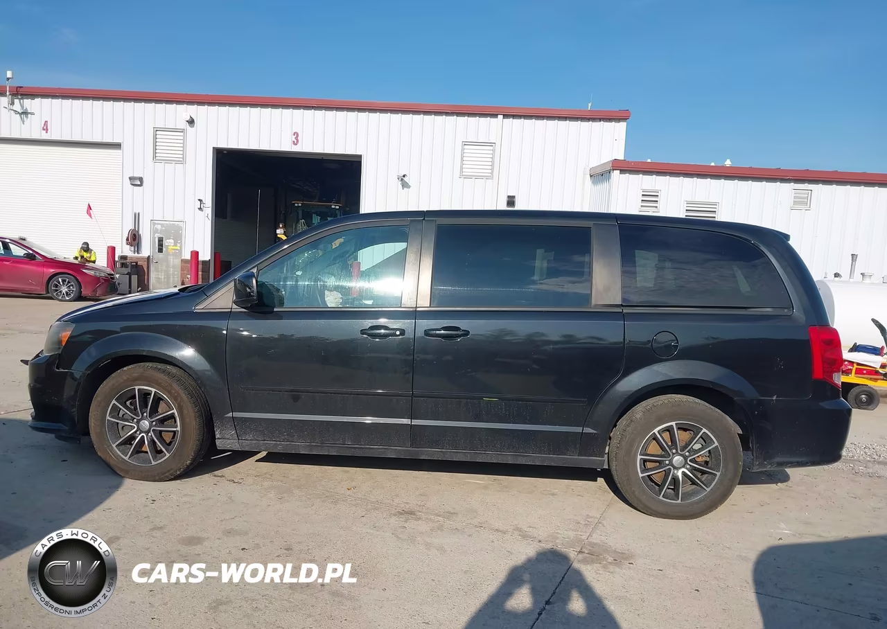 2015 Dodge Grand Caravan R-T VIN:2C4RDGEG9FR535479 - 14