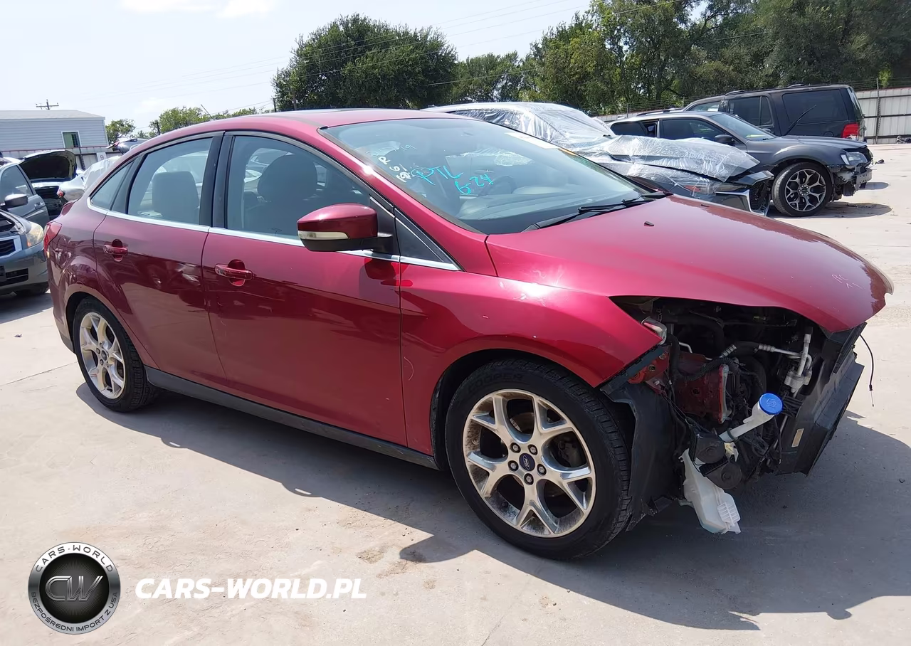 2014 Ford Focus Titanium VIN:1FADP3J23EL128033 - 14