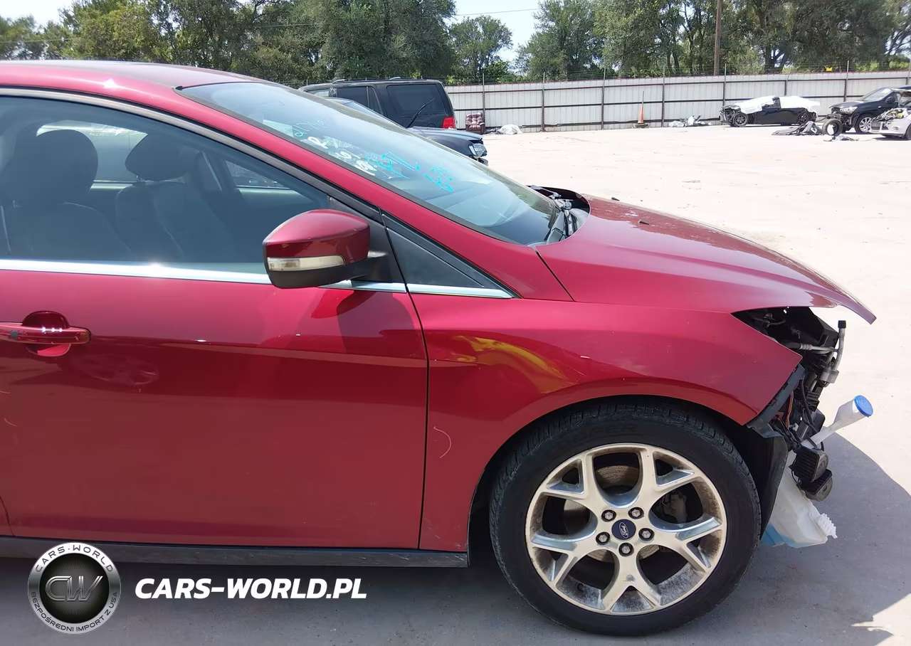 2014 Ford Focus Titanium VIN:1FADP3J23EL128033 - 18