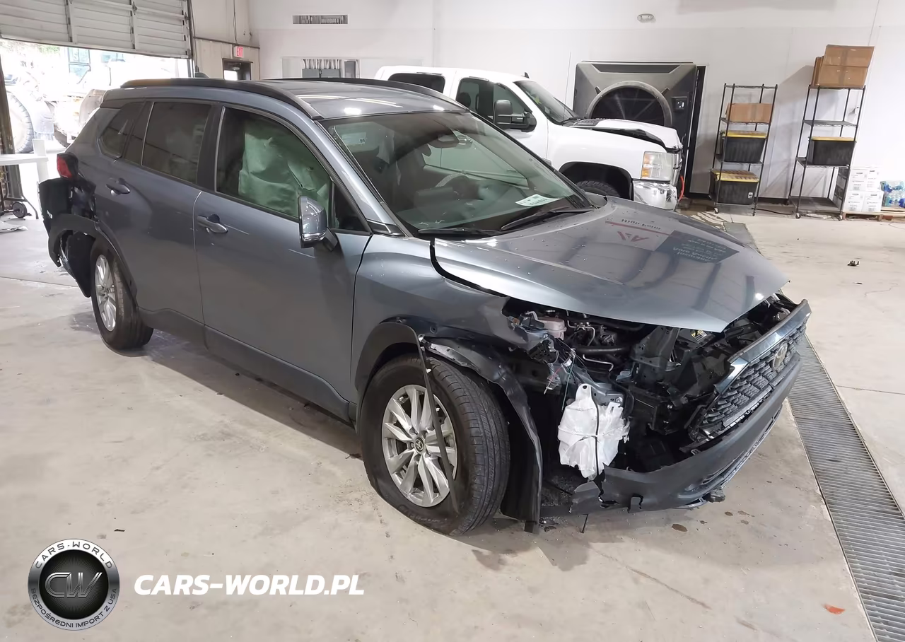 2024 Toyota Corolla Cross Le – zdjęcie 1 z 17