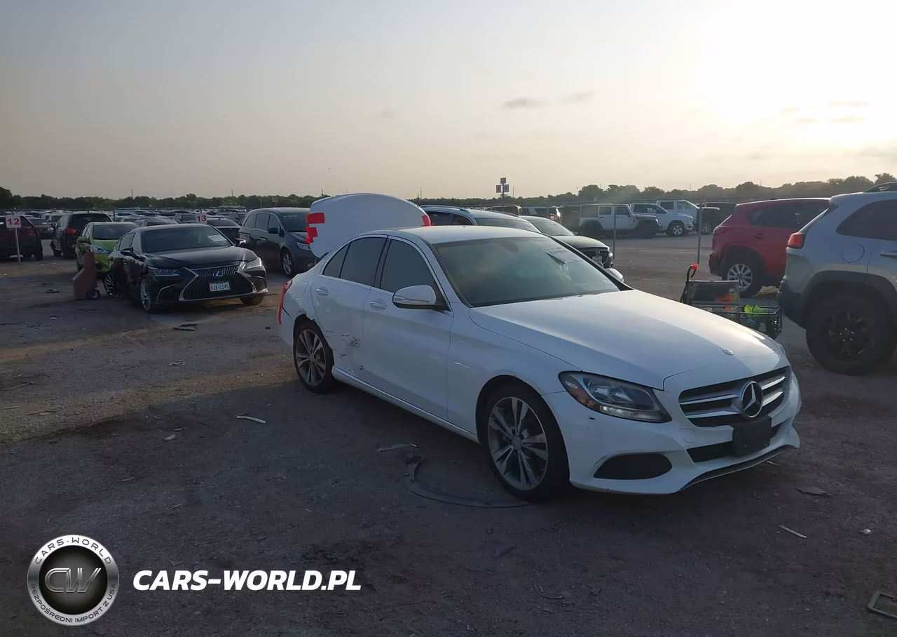 2015 Mercedes-Benz C 300 – zdjęcie 1 z 16