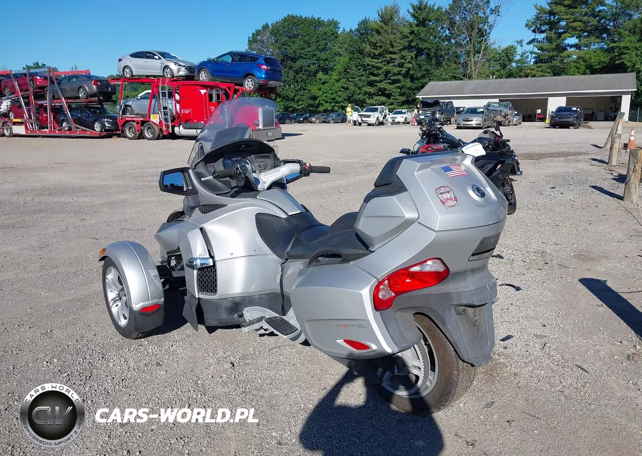 2010 Can-Am Spyder Roadster Rts VIN:2BXJBWC16AV000850 - 3
