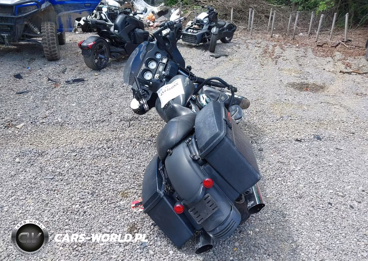 2011 Harley-Davidson Flhx VIN:1HD1KBM10BB655004 - 6