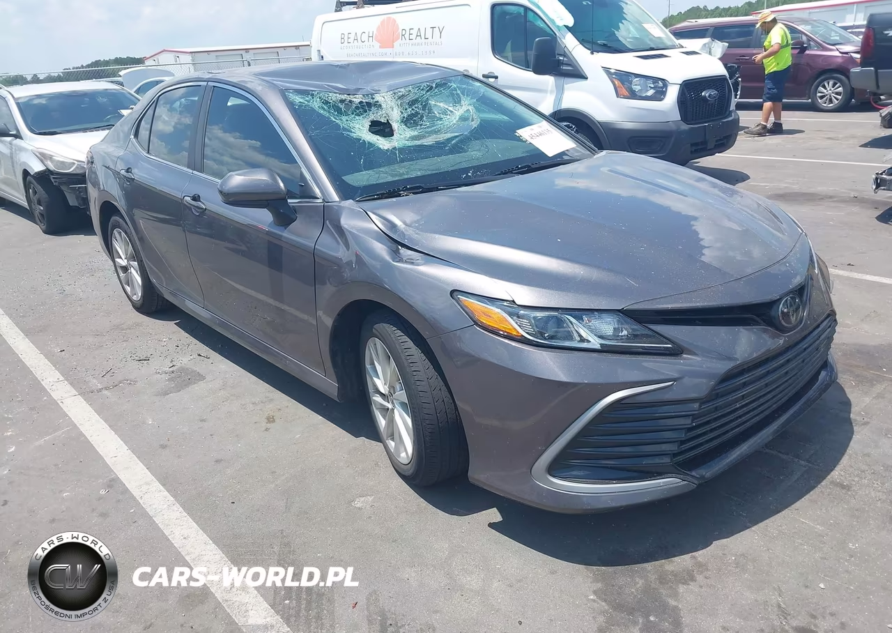2023 Toyota Camry Le – zdjęcie 1 z 16