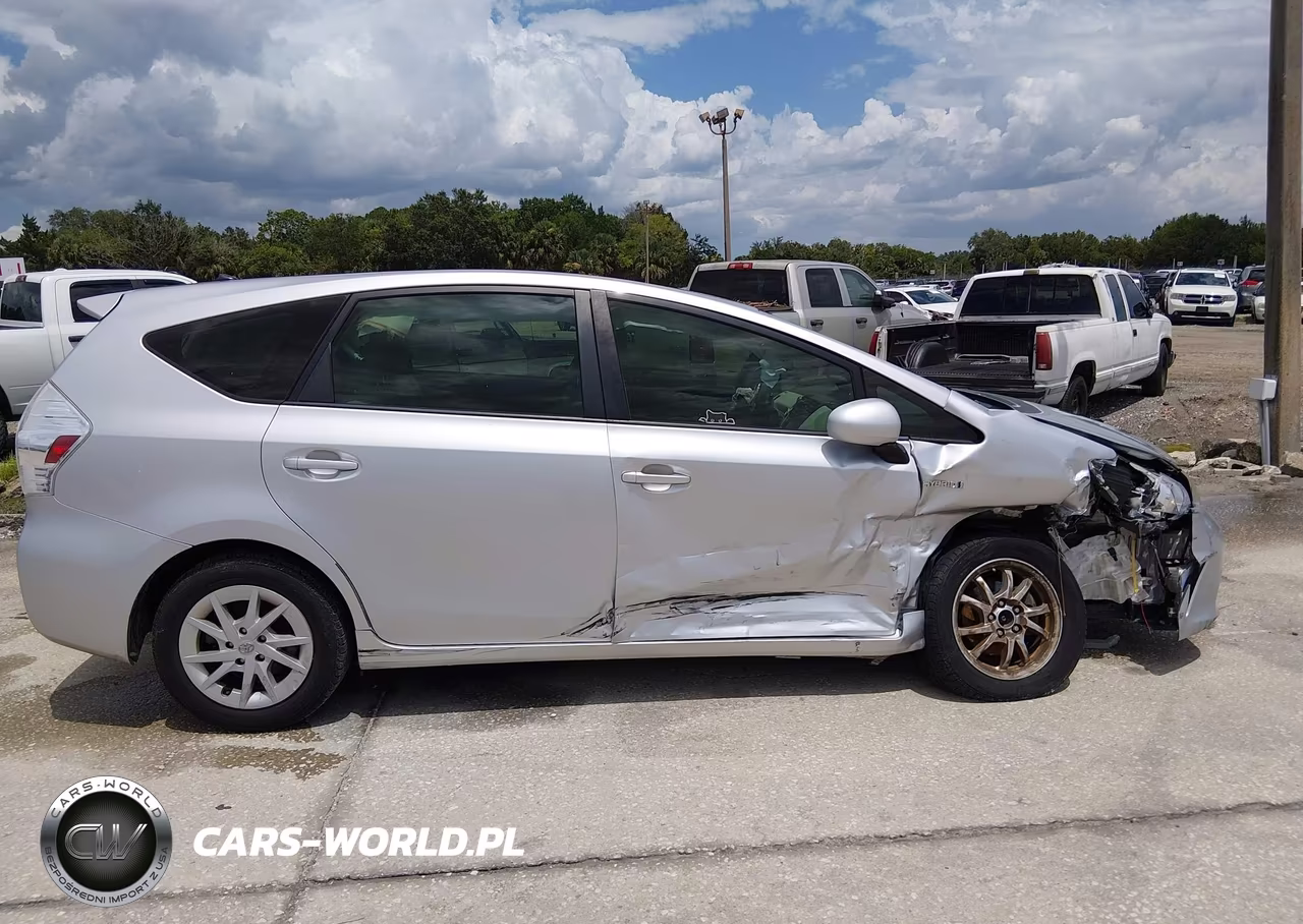 2012 Toyota Prius V Two VIN:JTDZN3EU8C3173502 - 13