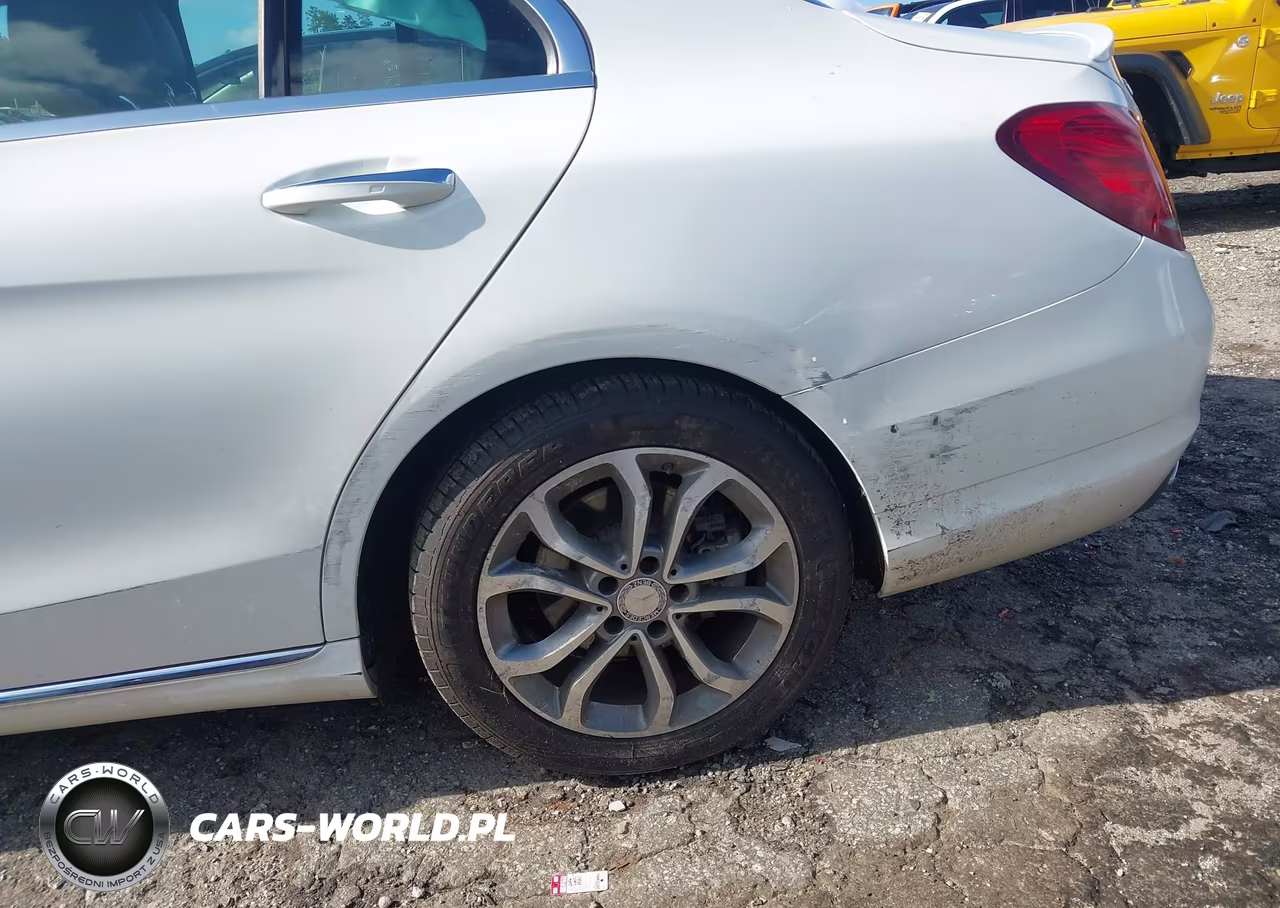 2017 Mercedes-Benz C 300 4Matic VIN:55SWF4KB3HU195828 - 6