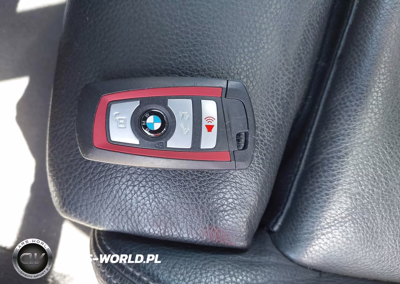 2018 BMW 330I xDrive VIN:WBA8D9C56JA615423 - 11
