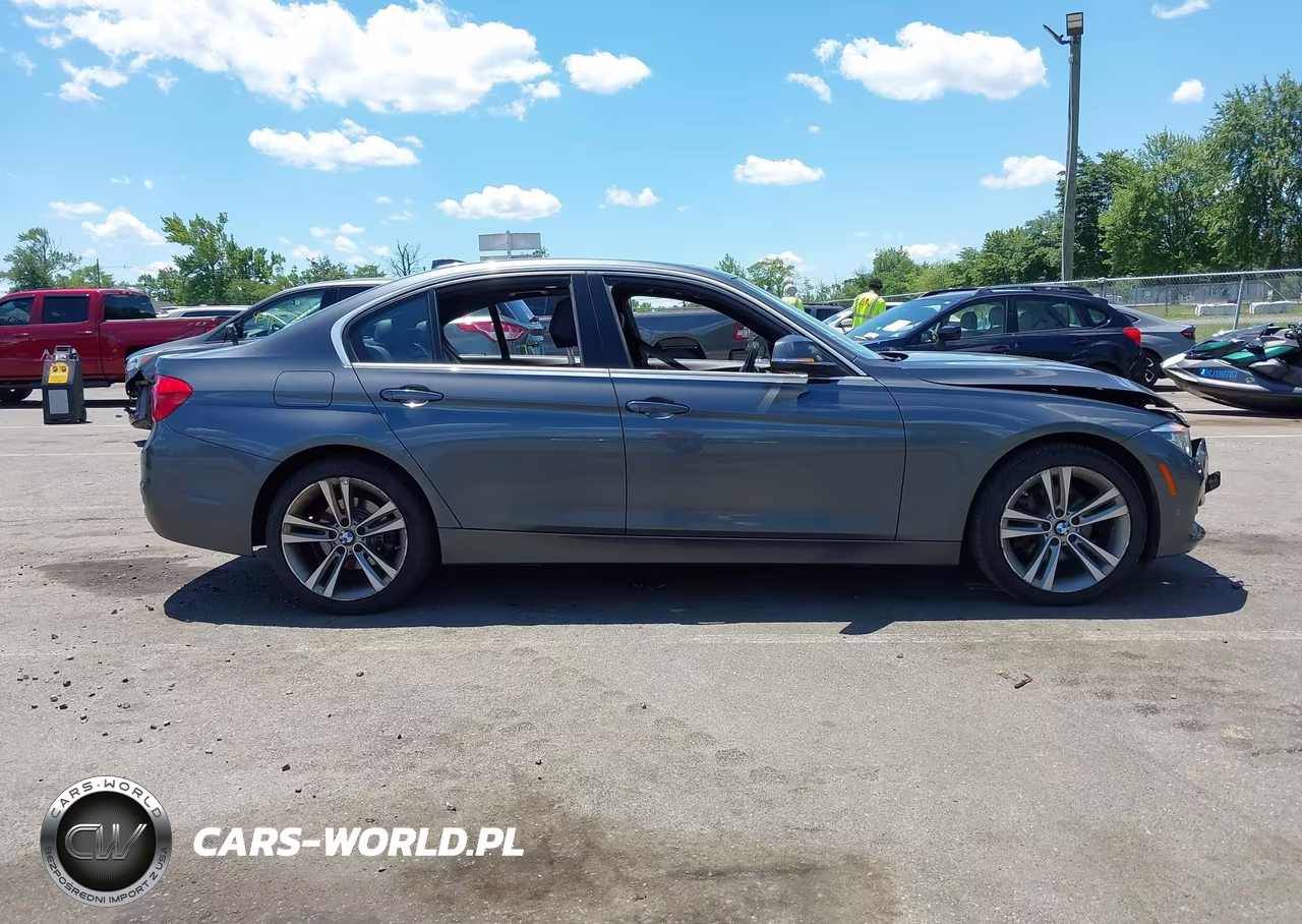 2018 BMW 330I xDrive VIN:WBA8D9C56JA615423 - 13