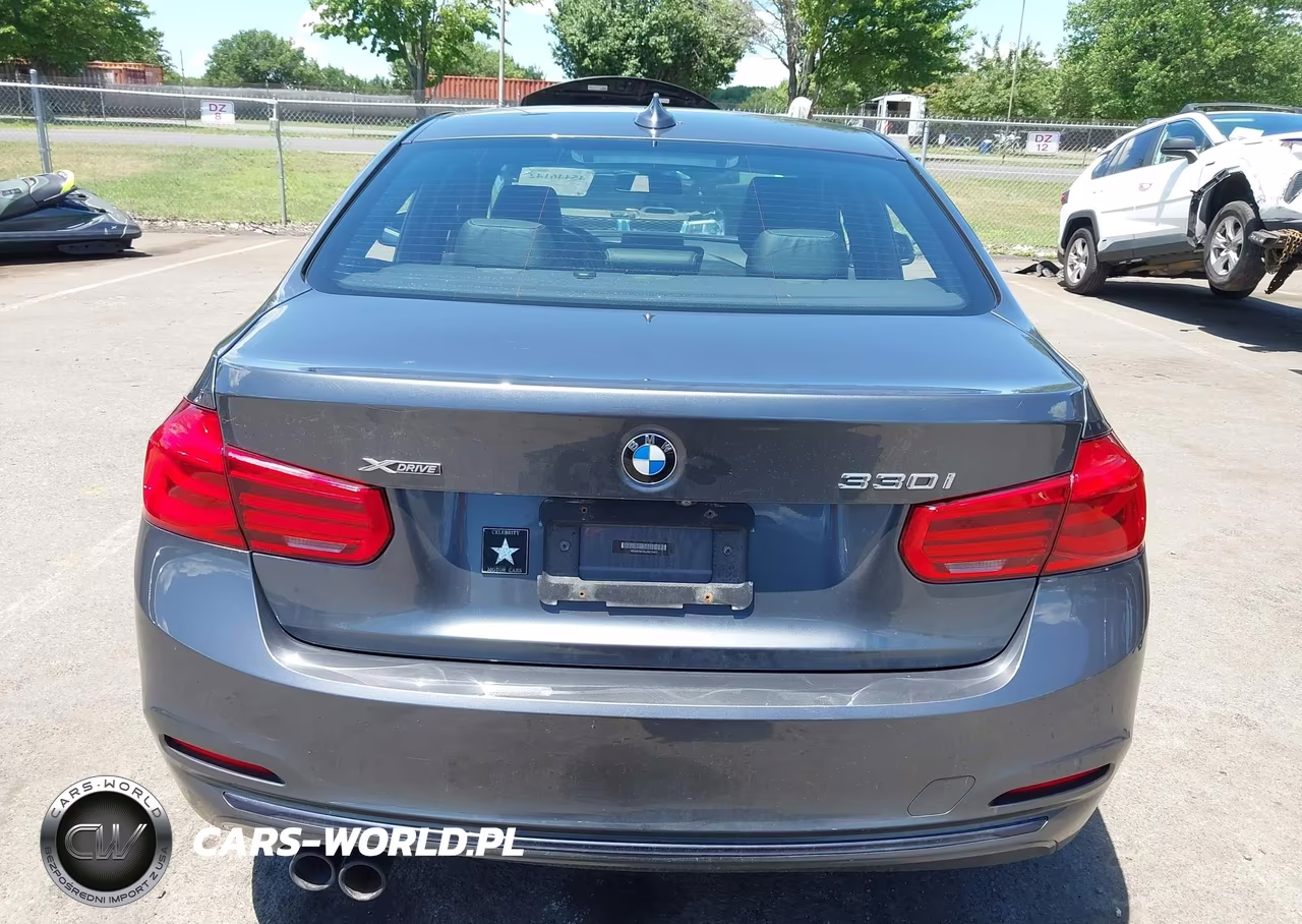 2018 BMW 330I xDrive VIN:WBA8D9C56JA615423 - 16