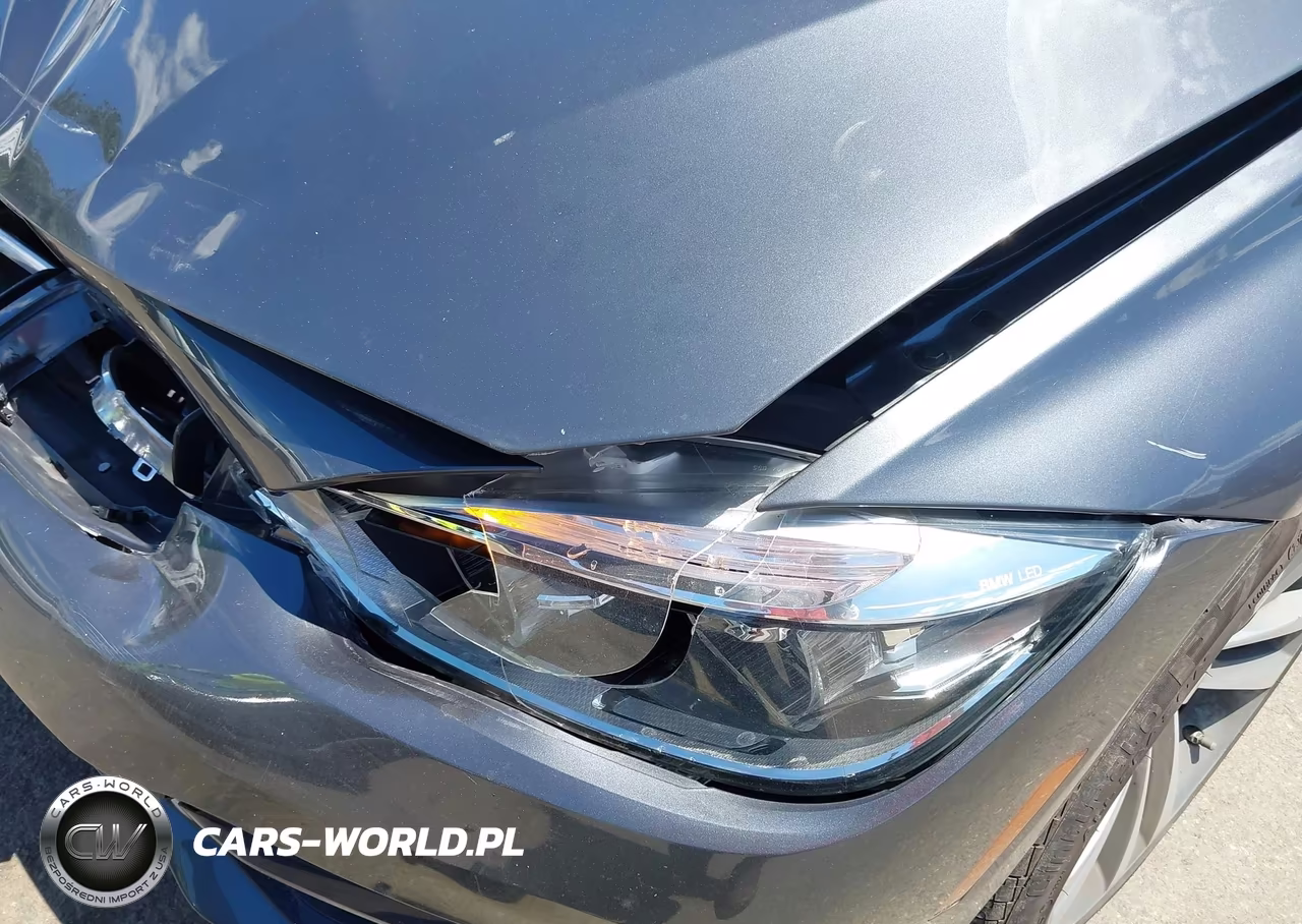 2018 BMW 330I xDrive VIN:WBA8D9C56JA615423 - 19