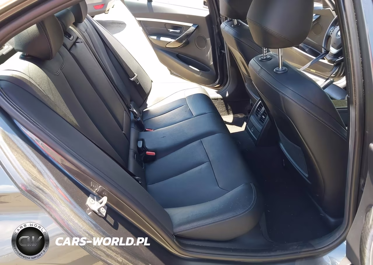 2018 BMW 330I xDrive VIN:WBA8D9C56JA615423 - 8